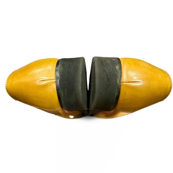 Salvatore Ferragamo Vara Bow Loafers - Size 6B - Picture 8 of 11